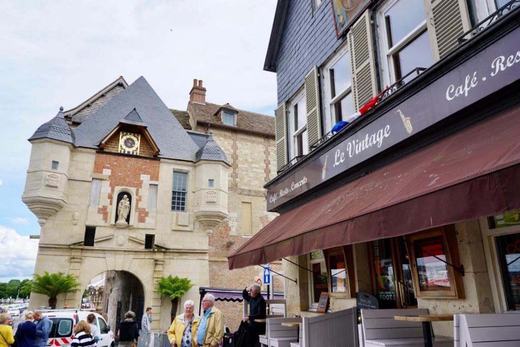 Le Bourg Bed & Breakfast Asnieres-en-Bessin Eksteriør bilde