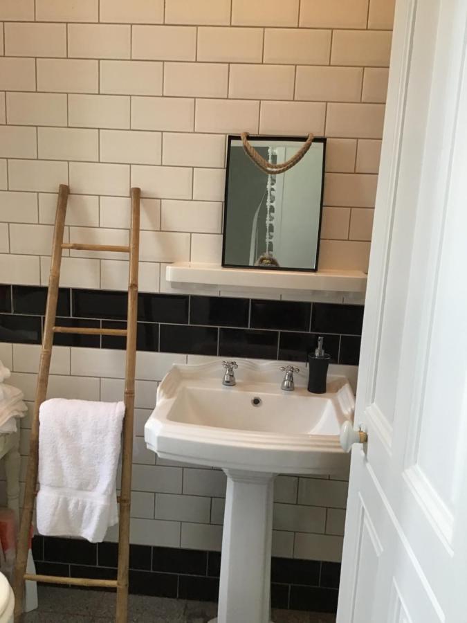 Le Bourg Bed & Breakfast Asnieres-en-Bessin Eksteriør bilde