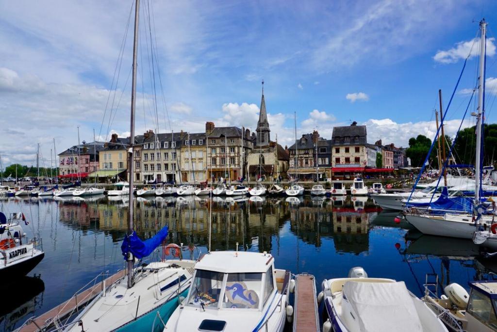 Le Bourg Bed & Breakfast Asnieres-en-Bessin Eksteriør bilde
