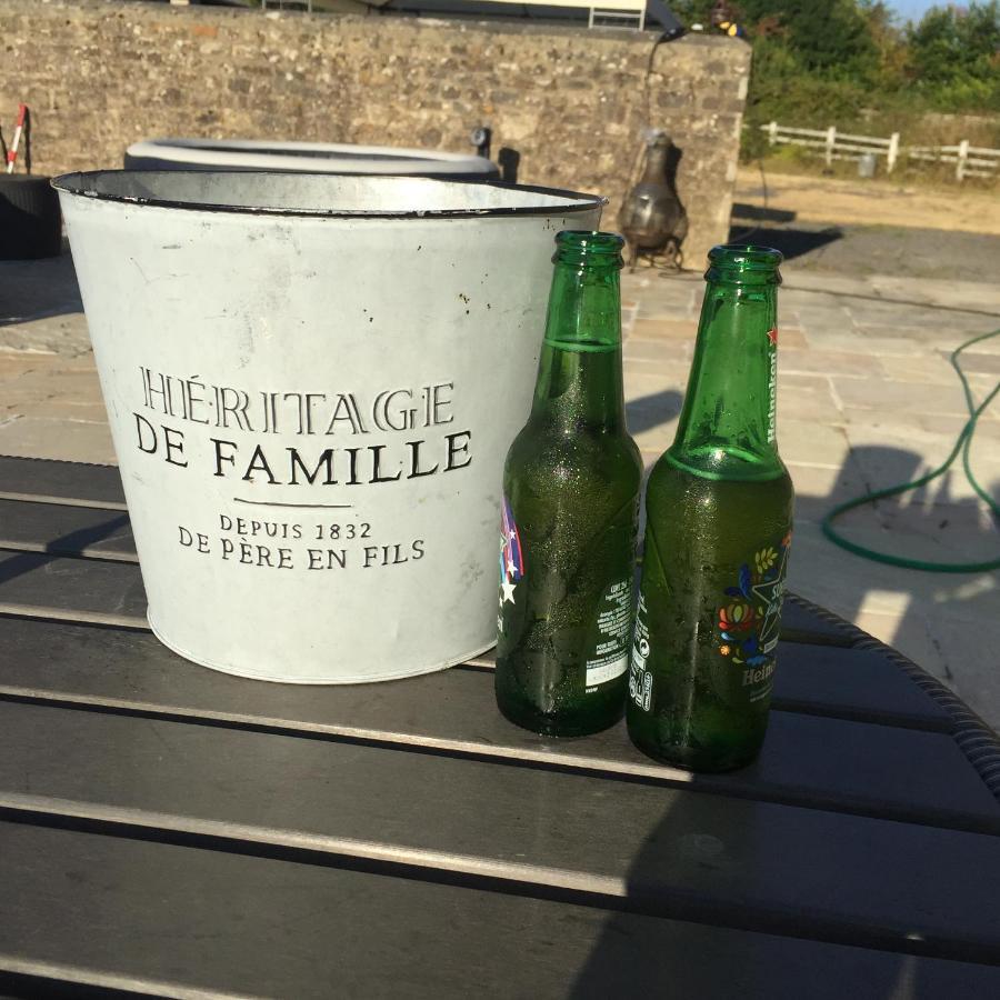 Le Bourg Bed & Breakfast Asnieres-en-Bessin Eksteriør bilde