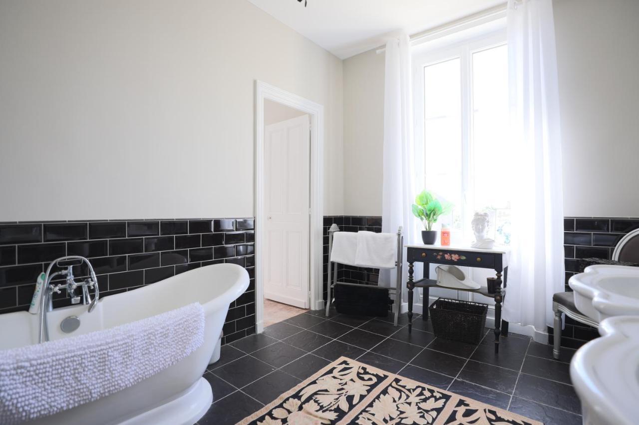 Le Bourg Bed & Breakfast Asnieres-en-Bessin Eksteriør bilde