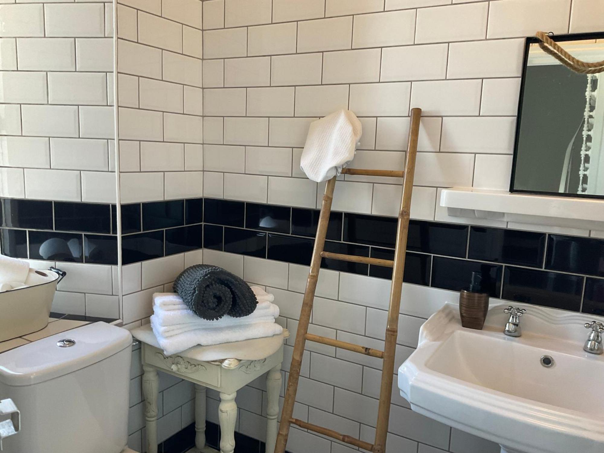 Le Bourg Bed & Breakfast Asnieres-en-Bessin Eksteriør bilde