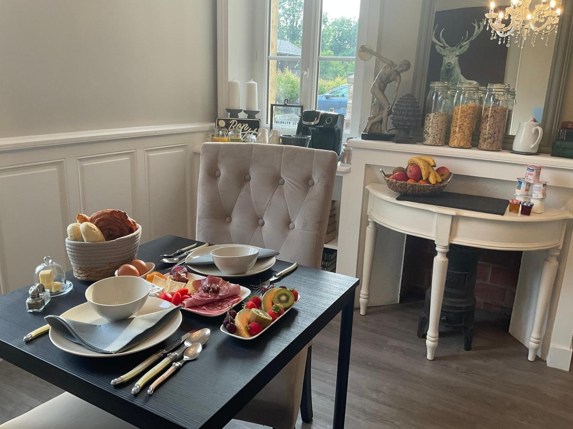 Le Bourg Bed & Breakfast Asnieres-en-Bessin Eksteriør bilde